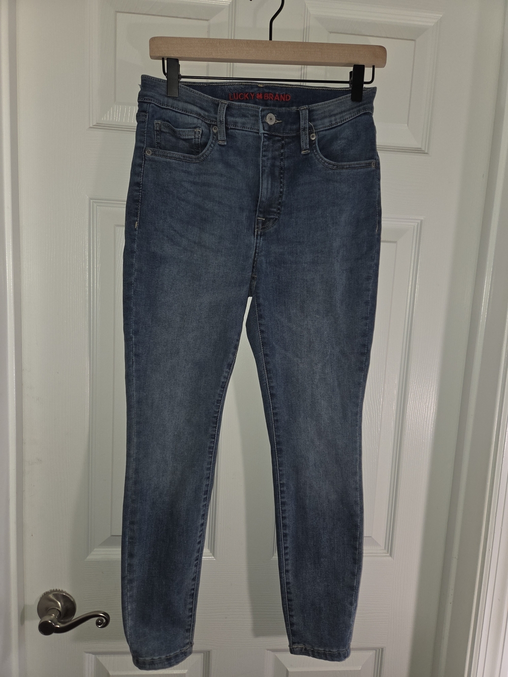 Lucky Brand Straight Leg Jeans in Blue Wash